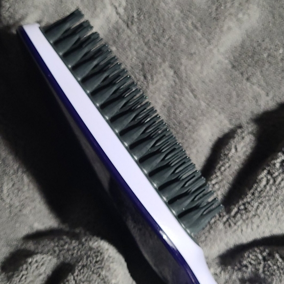 2/$25 Tangle teezer blowdrying tool - Picture 3 of 4